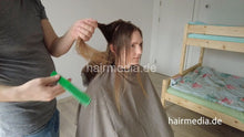 Cargar imagen en el visor de la galería, 7204 Tanya in Romania Bucharest drycut, shampoo cut and blow