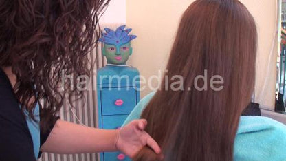 8043 1 dry cut long hair trim on dry hair in Frankfurt, Germany
