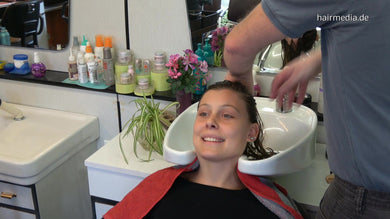 8300 JohannaS wash by barber, salonshampooing backward