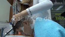 Carica l&#39;immagine nel visualizzatore di Gallery, 8400 Tany 3 forward shampoo head hair ear and face in barberchair