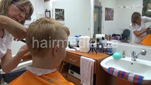 Charger l&#39;image dans la galerie, 8400 Angela 3 haircut and buzz in barbershop