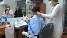 将图片加载到图库查看器，8401 Elena 2 forwardshampoo hair- face- and earwash by female barber in barberchair