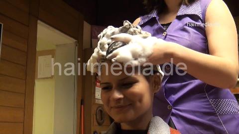 9050 07 Sibel very thick hair, small model, upright shampooing by apron barberette