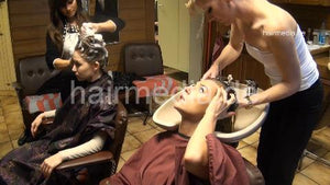 9051 KristinaB by hobbybarberette shampooist CarmenS upright manner in salon chair
