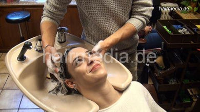 9073 01 SaraG by barber Davide backward salon controlled shampooing