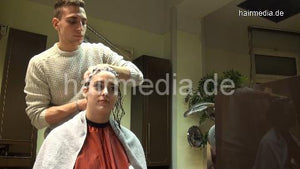 9073 02 SaraG by barber Davide upright salon shampooing