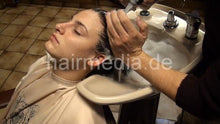 Laden Sie das Bild in den Galerie-Viewer, 9073 12 Alicia by barber Davide backward salon shampooing