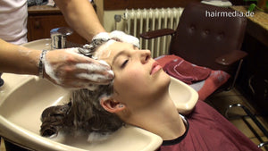 9073 13 Nicole by barber Alain backward salon shampooing