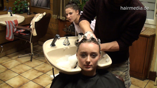 9073 15 Vivienne by barber Davide backward salon controlled shampooing