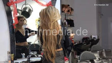Carica l&#39;immagine nel visualizzatore di Gallery, 9092 Zoya 1 XXL hair self shampooing in leatherpants in salon