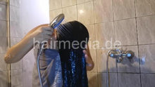 Laden Sie das Bild in den Galerie-Viewer, 9093 03 [ASMR] Long Hair Washing Relaxing Hair Washing.mp4