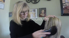 Laden Sie das Bild in den Galerie-Viewer, 1216 ASMR Relaxing Hair Salon Haircut Role play