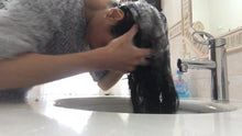 将图片加载到图库查看器，1147 self shampooing ASMR relax sound in pullover in bathroom