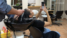Cargar imagen en el visor de la galería, 1171 Amal barberette capeless in jeans long salon backward salon shampoo by barber