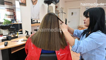 将图片加载到图库查看器，8170 Anna 3 doing thick hair greek model dry haircut