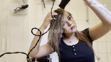 将图片加载到图库查看器，962 Antonija self at home shampooing and curling iron styling