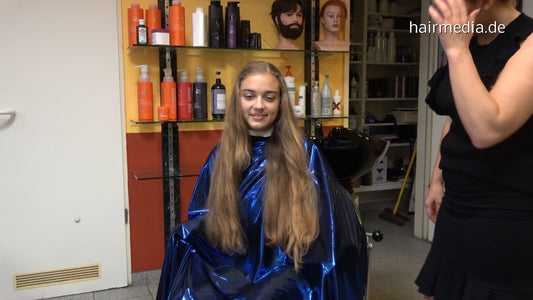 377 AstridH backward shampoo by ValentinaDG in blue shiny cape