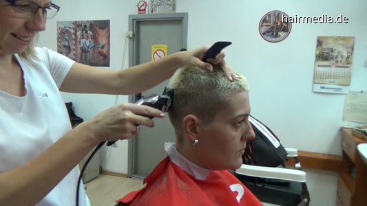 8400 Bubi 2 buzz by barber JelenaB