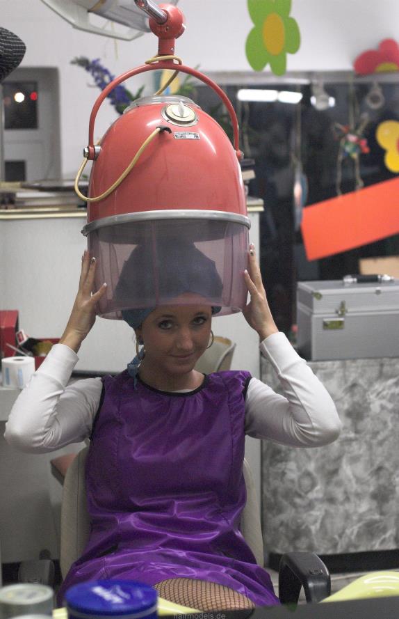 0006 AnjaS 0207 smoking set, barberette under the dryer