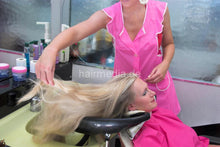 将图片加载到图库查看器，196 EvaK 2 by AnjaS longhair backward salon shampooing in pink apron