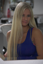 Carica l&#39;immagine nel visualizzatore di Gallery, 198 Amalia long blonde hair in salon 1 hairplay combing brushing, braids