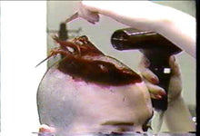Carica l&#39;immagine nel visualizzatore di Gallery, 205 empty chair US barbershop docu