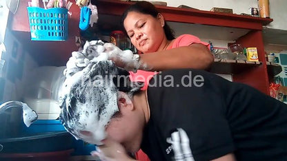 9148 Foamy hair with my mother