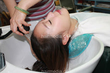 Carica l&#39;immagine nel visualizzatore di Gallery, 359 NatFu, shampooing in Hong Kong by barber 275 pictures for download