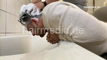 Cargar imagen en el visor de la galería, 1054 corona buzzcut male wash home bathtub by barberette over bathtub