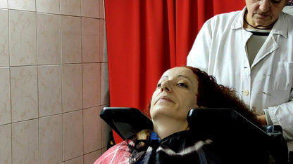 2023 Mom IvanaZ bleaching,  cam 2