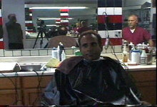 Cargar imagen en el visor de la galería, 204 JW2 US barbershop shampoo and haircut by barber MTM