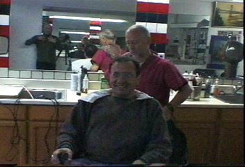 204 JW4 US barbershop shampoo and haircut by barber MTM
