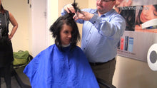 将图片加载到图库查看器，8135 Jacqueline s0112 1 drycut by barber in blue barbercape