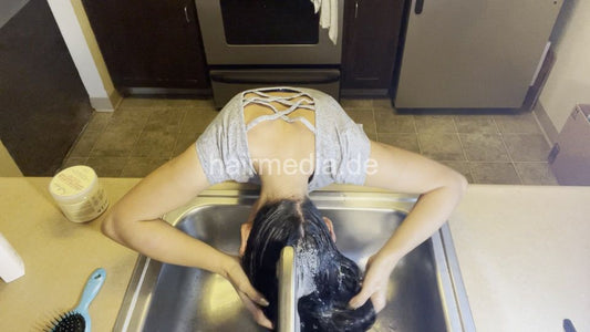 1187 Jenny vlog 220201 double shampoo and conditioner