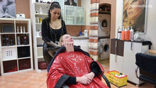 Laden Sie das Bild in den Galerie-Viewer, 1183 Juli by Jiota 2 pampering ASRM salon shampooing session PVC capes