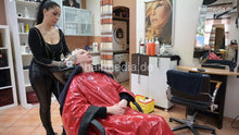 Carica l&#39;immagine nel visualizzatore di Gallery, 1183 Juli by Jiota 2 pampering ASRM salon shampooing session PVC capes