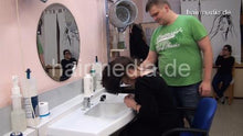 Carica l&#39;immagine nel visualizzatore di Gallery, 533 barberette JuliaF 1 by young barber forward salon hairwashing shampooing
