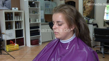 Cargar imagen en el visor de la galería, 1168 Justyna by barber 1 dry haircut thick barberettes hair in pink pvc cape