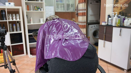 1168 Justyna by barber 4 forward over backward shampoostation by barber shampooing backside camera