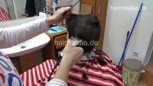Laden Sie das Bild in den Galerie-Viewer, 8401 Katharina 1 dry cut buzzcut in barbershop by female barber JelenaB