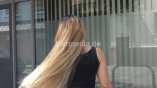 Carica l&#39;immagine nel visualizzatore di Gallery, 4060 Kyra long hair teen bleaching XXL hair 1 bleaching