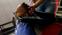 Charger l&#39;image dans la galerie, 1170 Lazar 6 years old boy backward hairwash shampooing by NevenaI camera 2