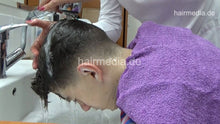 Cargar imagen en el visor de la galería, 2022 LazarZ 3 young man mom controlled after cut forward wash by barber Jelena