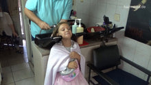 Cargar imagen en el visor de la galería, 1170 Lea 8 years old girl 1 shampoo backward by barber