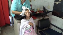 Carica l&#39;immagine nel visualizzatore di Gallery, 1170 Lea 8 years old girl 1 shampoo backward by barber