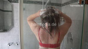 1076 LeaB hair self shower shampooing and haircare