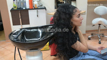 Carica l&#39;immagine nel visualizzatore di Gallery, 1171 Liesa 4 Amal having a break at shampoostation waiting for shampooist