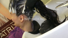 Load image into Gallery viewer, 359 Lin 3rd session backward shampooing and blow dry, old barber large black gloves