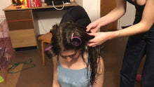 将图片加载到图库查看器，1143 Maddie Sudsy Upright Hair Washing and Roller Set