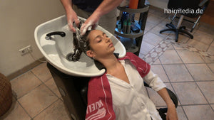 369 MajaH by barber backward wash shampooing long hair